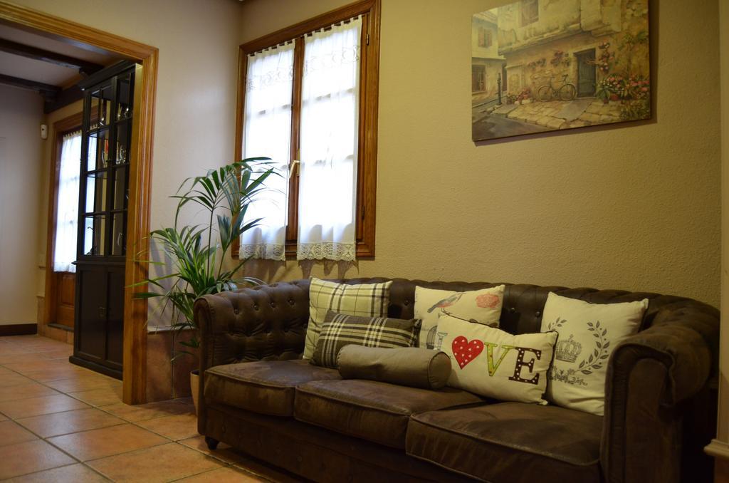 Hostal Ameztia Doneztebe Exterior photo